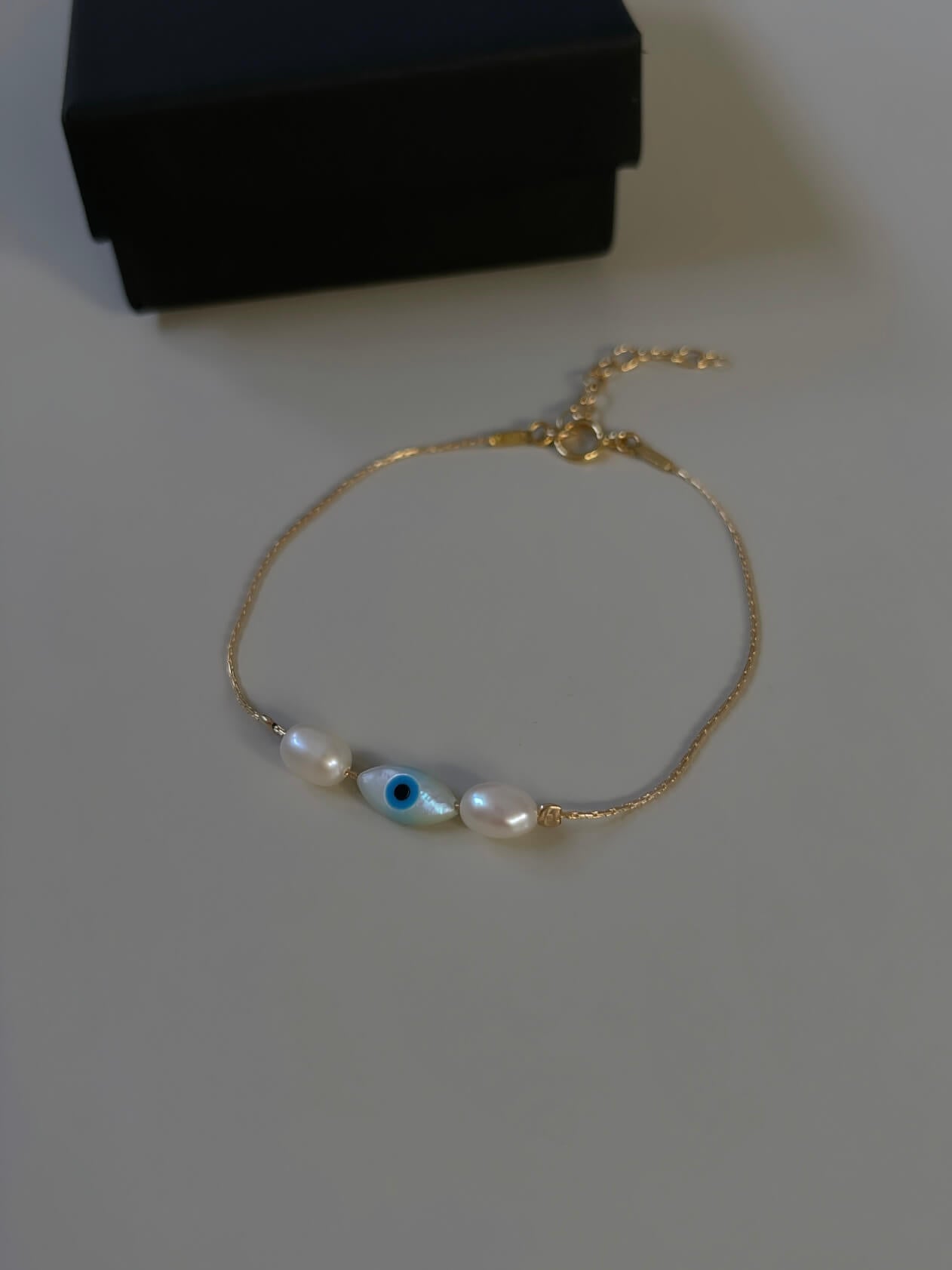Coral pearl bracelet