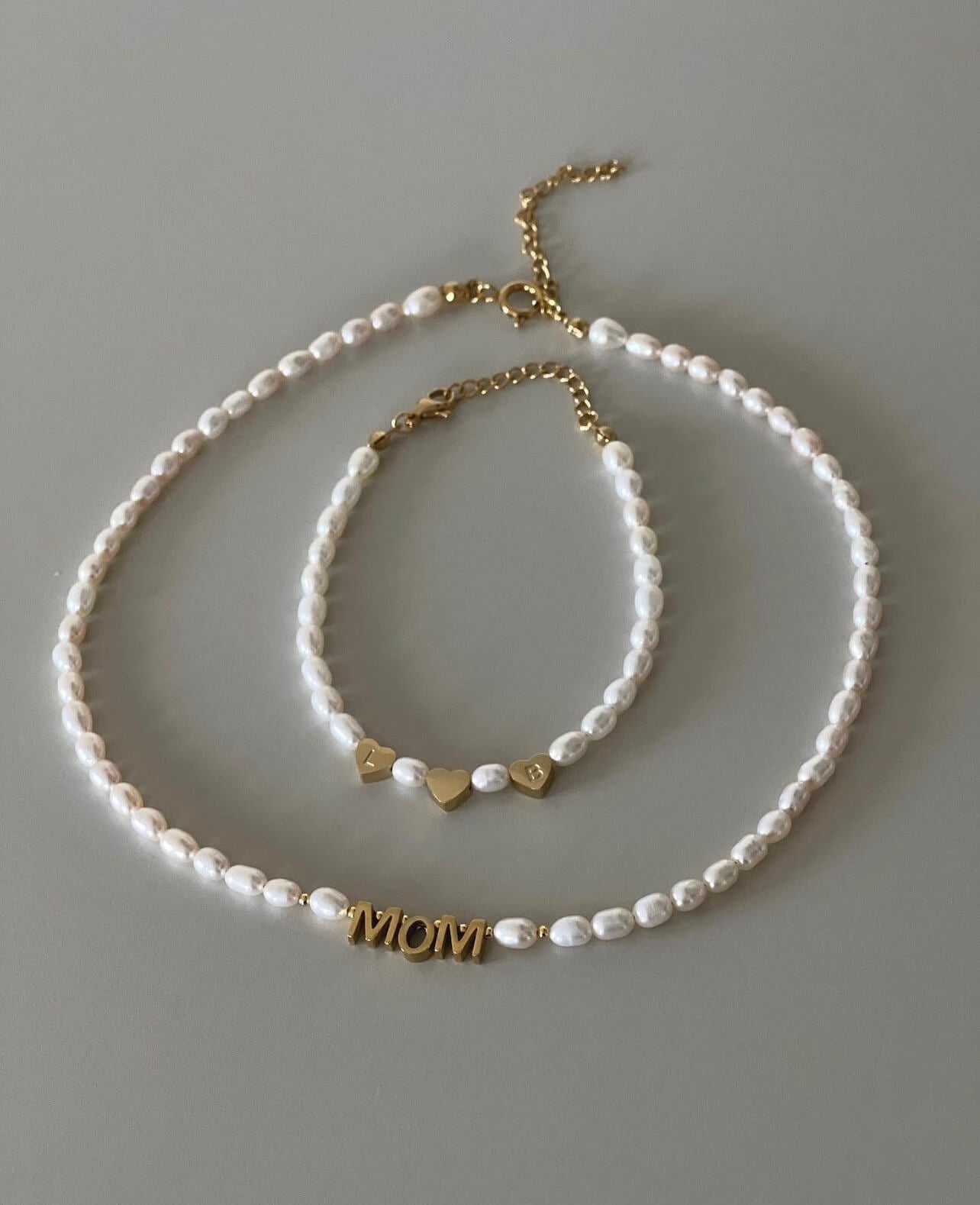 MOM COLLECTION