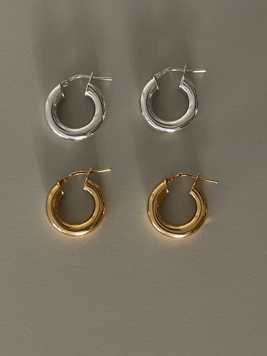 Italy Weightless Hoop Earrings