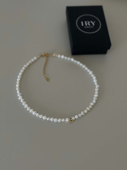 INITIAL BEAUTY NECKLACE
