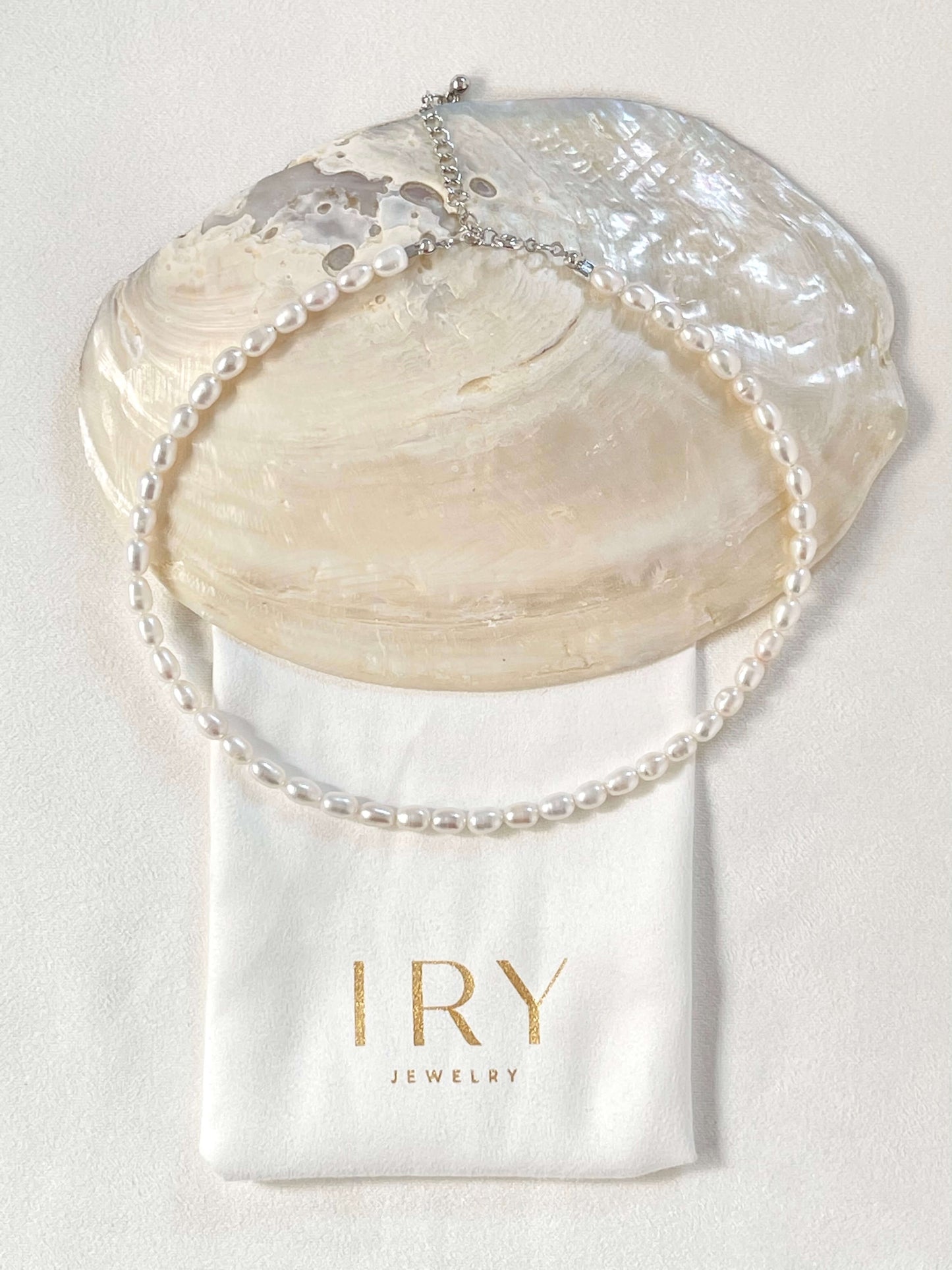 CLASSIC PEARL NECKLACE