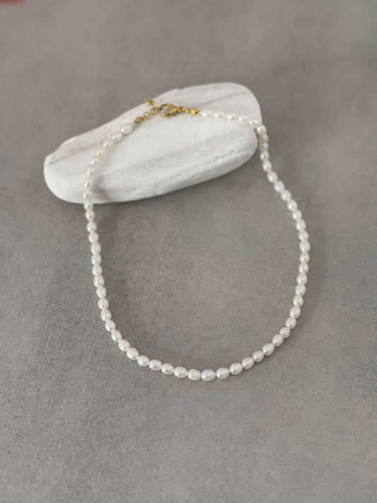 CLASSIC PEARL NECKLACE
